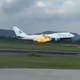 Boeing s 468 potniki moral zasilno pristati, ko je po vzletu zagorel motor