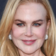 Nicole Kidman s hčerkama prvič na rdeči preprogi! Igralka izstopala v zlati obleki, a pozornost sta ukradli njeni hčeri