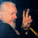 Julian Assange na sodišču v Londonu dosegel zmago v boju proti izročitvi ZDA