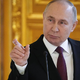 Putin spet kaže mišice: ukazal je uporabo zloglasne rakete bulava