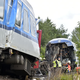 Na jugozahodu Češke v trčenju dveh potniških vlakov umrle tri osebe