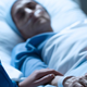 'Prepričanje, da je paliativna oskrba namenjena samo umirajočim bolnikom, je zmotno'