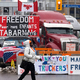 Kanadski tovornjakarji zavzeli mejni prehod, oblasti opozarjajo na gospodarsko škodo