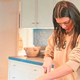 Splet se sprašuje: Ali Kendall Jenner zares ne zna narezati kumare?