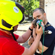 Londonski gasilci s posebno kisikovo masko rešili življenje mačke