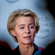 "VON DER LEYEN NAJ UTIHNE!": Tako se je politik razjezil nad predsednico Evropske komisije