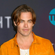 Chris Pine: Harry Styles ni pljunil name, povedal mi je šalo