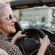 Bi moral biti osvežilni tečaj vožnje za starejše obvezen?