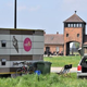 Auschwitz: Prodaja sladoleda pred 'vrati smrti' neokusna in nespoštljiva