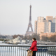 Zaradi vse več nesreč, v Parizu prepovedal izposojo e-skirojev