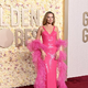 Na rdeči preprogi zlatih globusov blesteli Margot Robbie in Taylor Swift