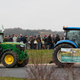 Protest francoskih kmetov: Na cestah blokade in kmetijski odpadki