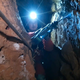 Posnetki iz jame: s kladivi in vrtalniki kopali izhod za ujetega