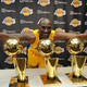 Oče pokojnega košarkarja Kobeja Bryanta prodaja sinov šampionski prstan