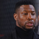 Jonathan Majors ostaja začasno pred zapahi