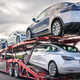 Cenovna vojna: Tesla na več trgih znova znižala cene električnih vozil