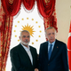 Erdogan v Istanbulu sprejel vodjo Hamasa. Želi postati posrednik?