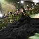 Met Gala: na vrtu časa presenetljivo veliko črnine
