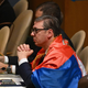 Incident: s srbsko zastavo vdrli v dvorano, ogrnil si jo je tudi Vučić