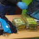V prtljagi 73-letnega Španca odkrili osem paketov s kokainom