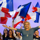 Francija na glavo: republikanci v objem Marine le Pen
