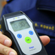 USTAVNO SODIŠČE: Do odprave protiustavnosti mora policija še naprej uporabljati alkoteste