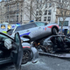 Po ulicah Pariza lovili voznika, sledilo trčenje: 'Čudež, da ni nihče umrl'