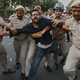 Med protesti v New Delhiju pridržanih več tisoč ljudi