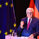 Steinmeier ob dnevu nemške enotnosti pozval k odločni obrambi demokracije
