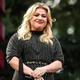 Kelly Clarkson prodajalca obtožila nesramnosti, povod ptica za 13.000 evrov