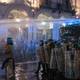 Protesti v Italiji ušli izpod nadzora, na ulicah spopadi s policijo