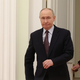 Putin naj bi dneve preživljal v bunkerju