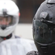 Čelada, ki pomaga motoristom varno voziti tudi v dežju