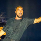 Solze, vpitje in preplah: obiskovalec ogrozil koncert Rickyja Martina
