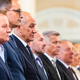 Vlado podpira manj kot 40 odstotkov vprašanih, med strankami vodi SDS