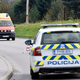 Pod vplivom kokaina trčil v peško in jo hudo poškodoval