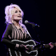 Leto po soprogu Dolly Parton izgubila še brata