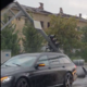 Ruvalo strehe in drevesa, uničeni prometni znaki in semaforji