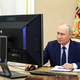 Putinovo glasovanje postalo viralno: 'Aktivirajte Windows'