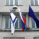 BODO NA JAVNIH INSTITUCIJAH LE ZAKONSKO DOLOČENE ZASTAVE? DZ začenja obravnavo predloga Resnice