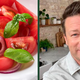 Vrhunski chefi razkrivajo TRIK, kako doma pripravijo paradižnikovo solato 🍅 (namig, ki ste ga iskali)
