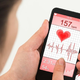 Kako umiriti aritmijo srca? Vzroki, simptomi in zdravljenje tega neprijetnega problema