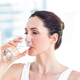 Koliko vode bi morali popiti na dan, da bi shujšali? Odgovor ni tako preprost in se skriva v teh dveh bistvenih dejavnikih