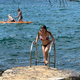 Žival na hrvaški plaži vse bolj popadljiva: kopalci se bojijo iti v vodo