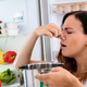 Vsakodnevna napaka pri shranjevanju hrane v hladilniku: poglejte, kaj številni delajo narobe