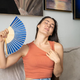 Vročinski val je tu, večina pa dela isto napako: tega v visokih temperaturah nikar ne počnite
