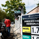 Odslej boste na italijanskih črpalkah točno vedeli, če točite predrago gorivo