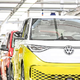 Volkswagen ID. Buzz bi lahko imel tudi hibridni pogon, a se je zalomilo