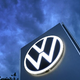 Volkswagen delavcem grozi z odpuščanjem, medtem pa je 'zaposlil' ... 100 ovac! Plačevali jih ne bodo, njihova naloga pa je zelo pomembna