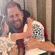 Harry in Meghan za šolanje otrok odštela pravo bogastvo: letna šolnina presega 40.000 evrov